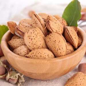 خرید نهال بادام سفید